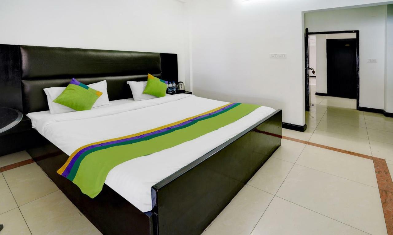 Treebo Trend Mussoorie Club Hotel Dehradun Exterior photo