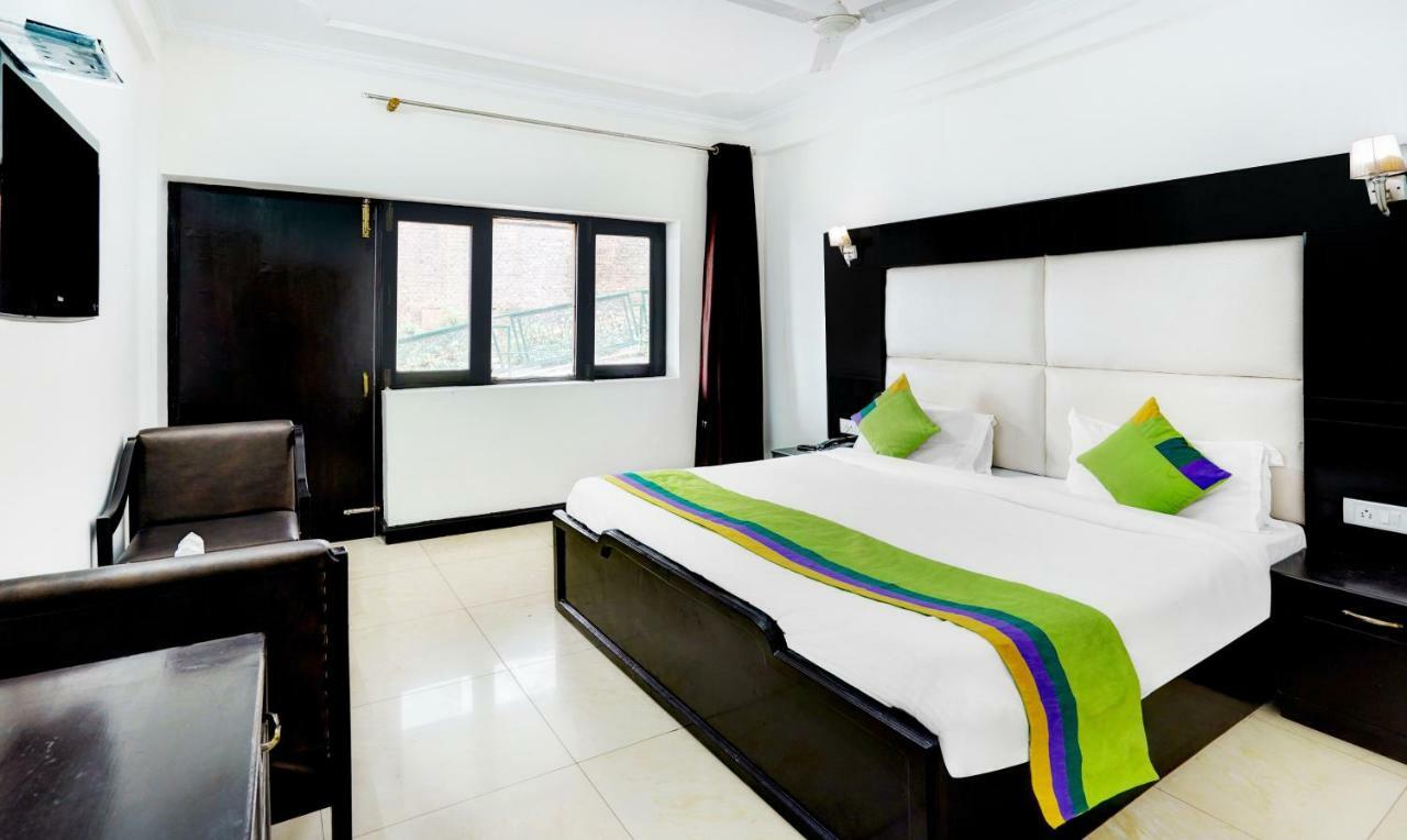 Treebo Trend Mussoorie Club Hotel Dehradun Exterior photo